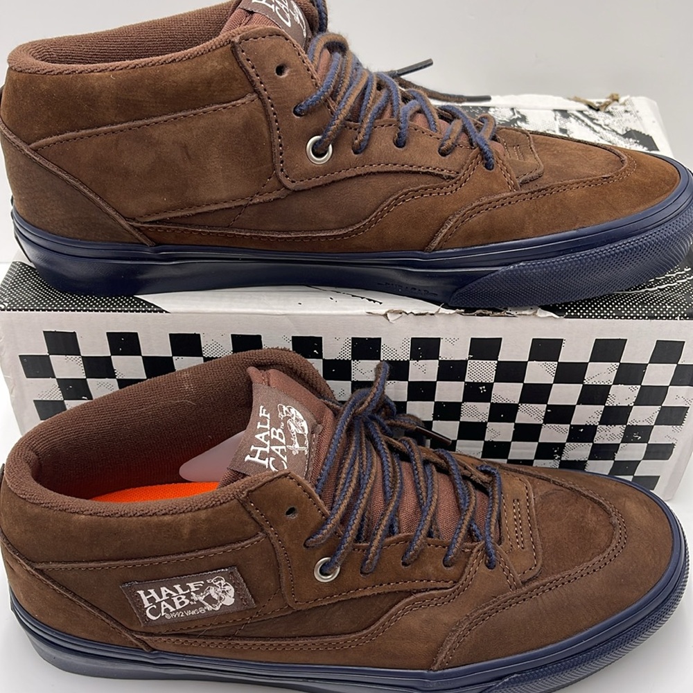 Vans Men’s Skate Half Cab
Nick Michel Brown/Navy
VN0A5KYABF1
Sneakers - Picture 2 of 16
